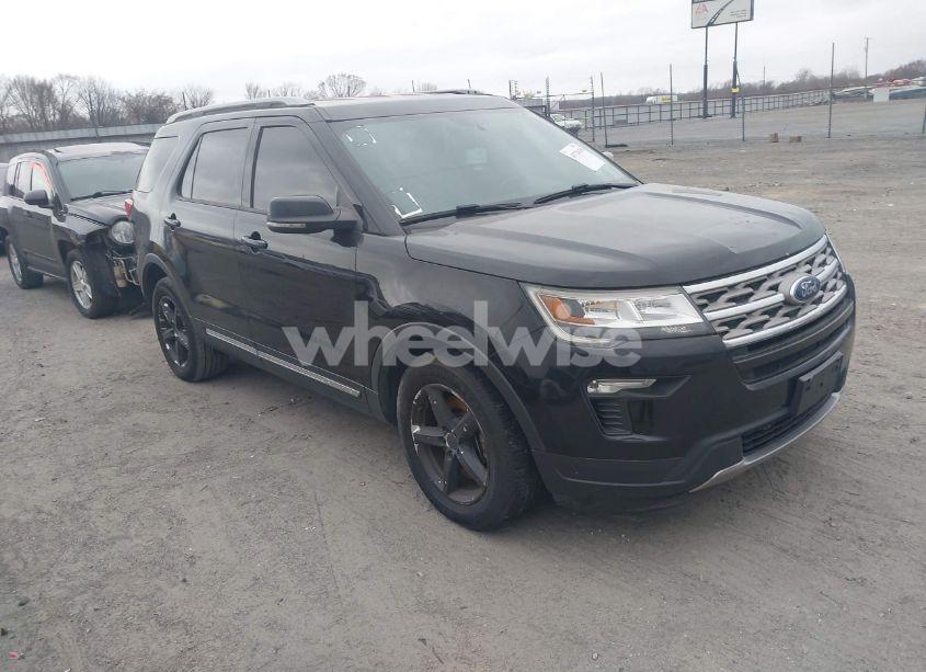 2018 Ford Explorer XLT (VIN 1FM5K7D88JGA51890) main photo