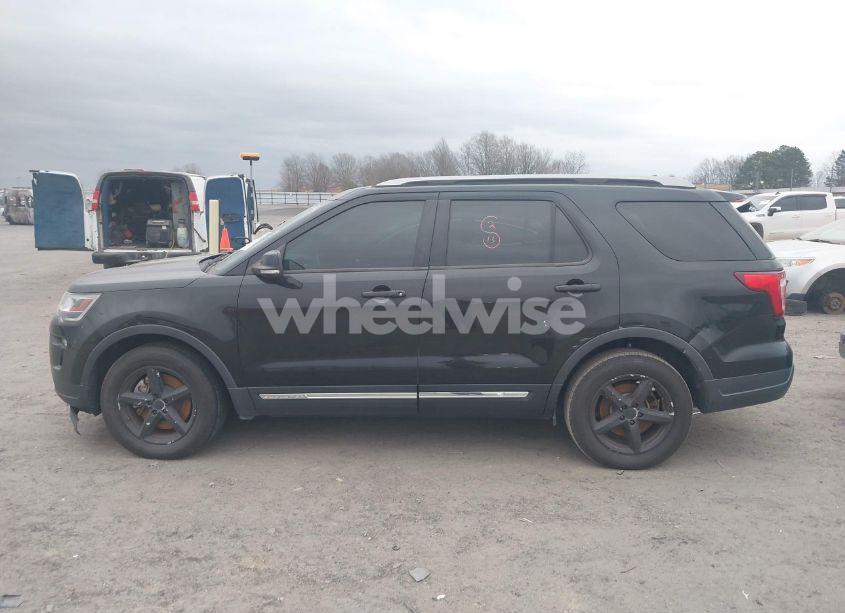Photo 13 of 2018 Ford Explorer XLT (VIN 1FM5K7D88JGA51890)
