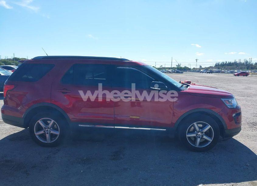 Photo 13 of 2018 Ford Explorer XLT (VIN 1FM5K7D88JGC52012)
