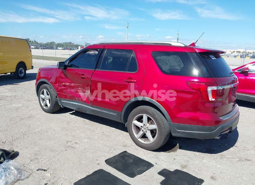 Photo 3 of 2018 Ford Explorer XLT (VIN 1FM5K7D88JGC52012)