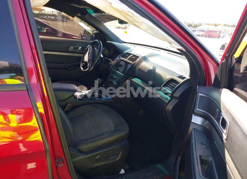 Photo 5 of 2018 Ford Explorer XLT (VIN 1FM5K7D88JGC52012)