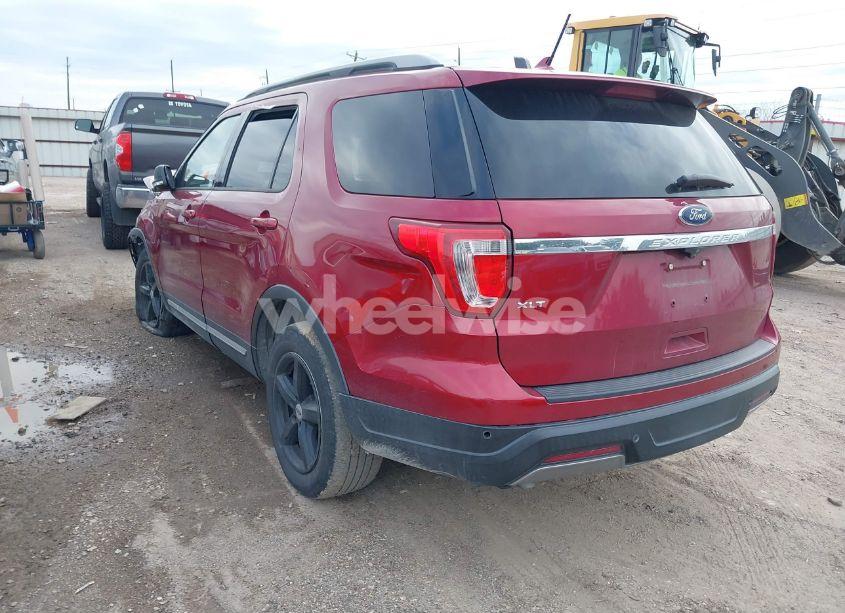 Photo 3 of 2019 Ford Explorer XLT (VIN 1FM5K7D88KGA59845)