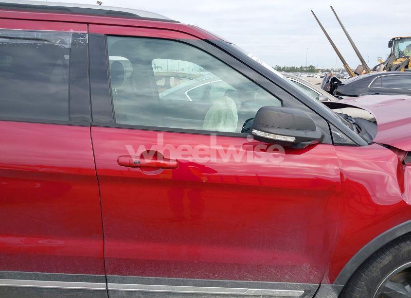 Photo 5 of 2019 Ford Explorer XLT (VIN 1FM5K7D88KGA59845)