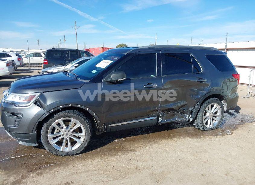 Photo 6 of 2019 Ford Explorer XLT (VIN 1FM5K7D88KGA87807)
