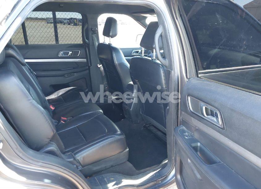 Photo 8 of 2019 Ford Explorer XLT (VIN 1FM5K7D88KGA87807)