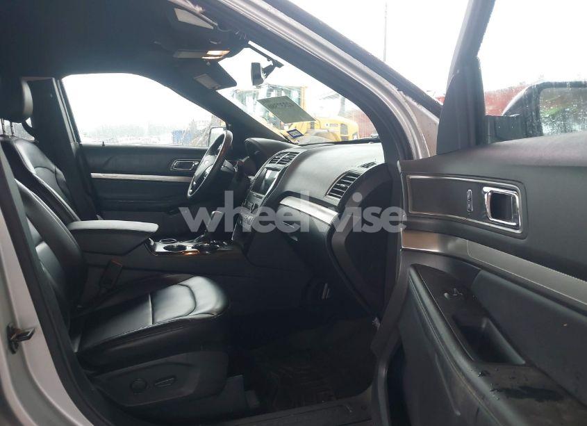 Photo 5 of 2019 Ford Explorer XLT (VIN 1FM5K7D88KGA88469)