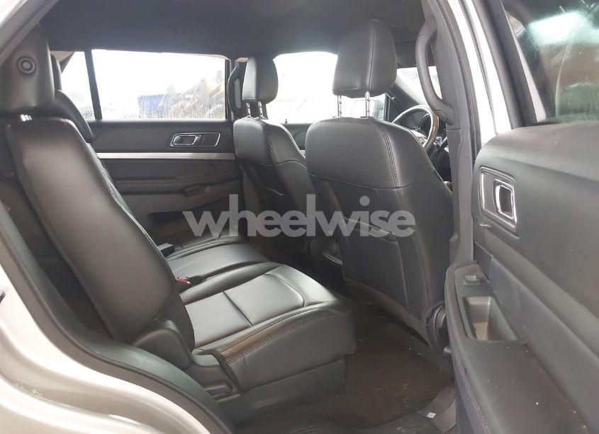 Photo 8 of 2019 Ford Explorer XLT (VIN 1FM5K7D88KGA88469)