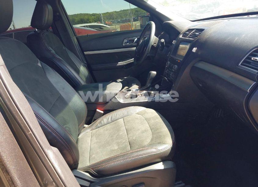 Photo 5 of 2019 Ford Explorer XLT (VIN 1FM5K7D88KGA88682)