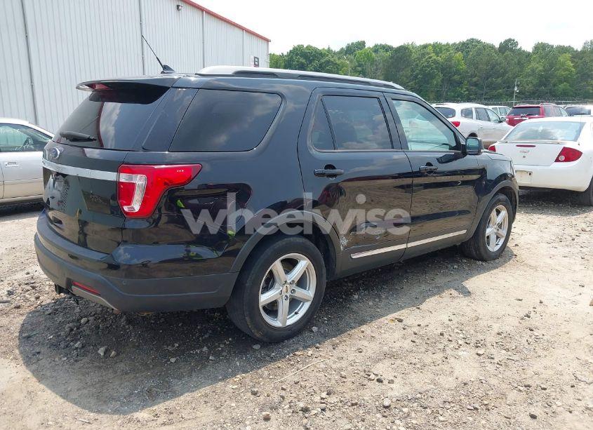 Photo 4 of 2019 Ford Explorer XLT (VIN 1FM5K7D88KGA92134)
