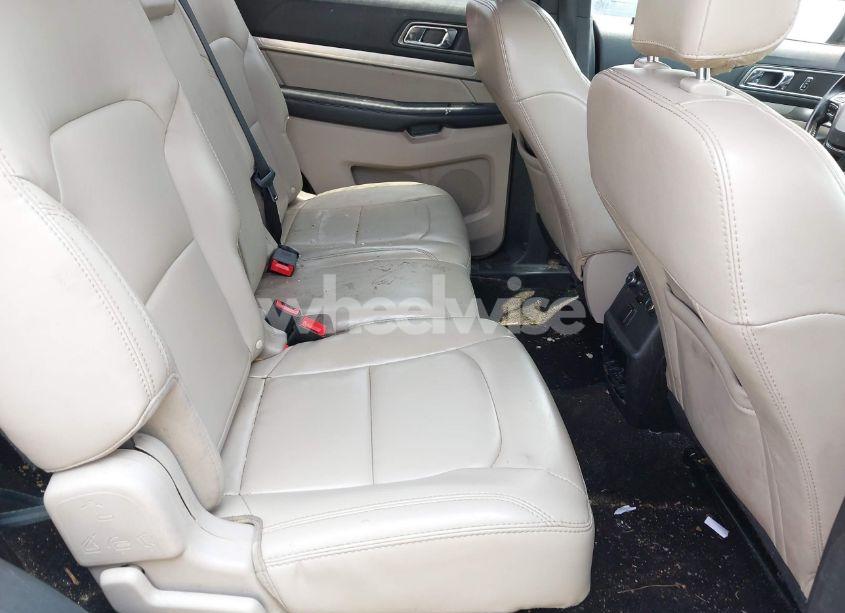 Photo 8 of 2019 Ford Explorer XLT (VIN 1FM5K7D88KGA92134)