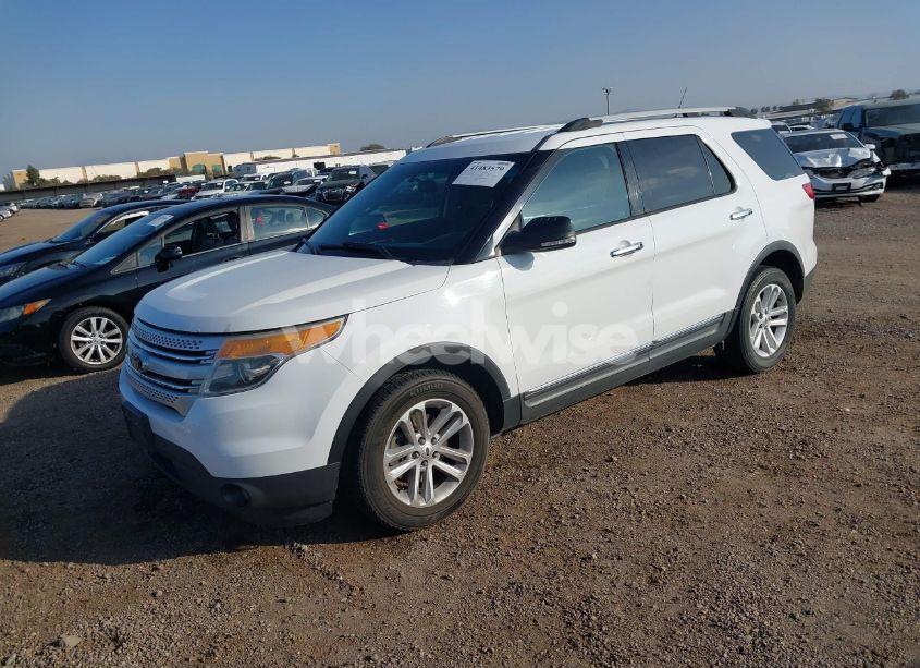 Photo 2 of 2013 Ford Explorer XLT (VIN 1FM5K7D89DGA84627)
