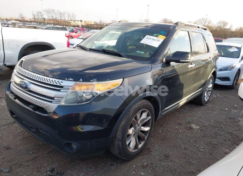Photo 2 of 2013 Ford Explorer XLT (VIN 1FM5K7D89DGC38592)