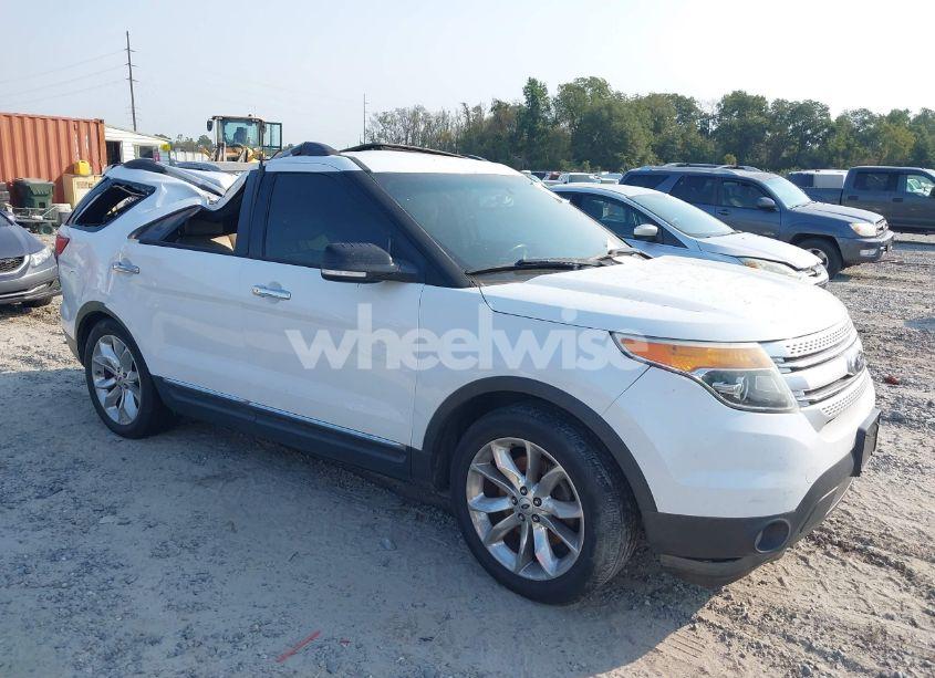 2014 Ford Explorer XLT (VIN 1FM5K7D89EGA23215) main photo