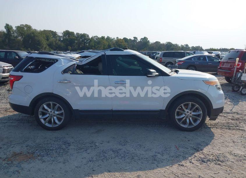 Photo 12 of 2014 Ford Explorer XLT (VIN 1FM5K7D89EGA23215)