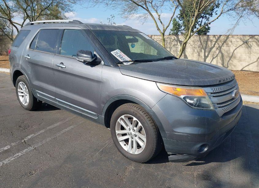 2014 Ford Explorer XLT (VIN 1FM5K7D89EGB43130) main photo
