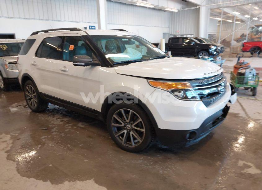 2015 Ford Explorer XLT (VIN 1FM5K7D89FGC05157) main photo