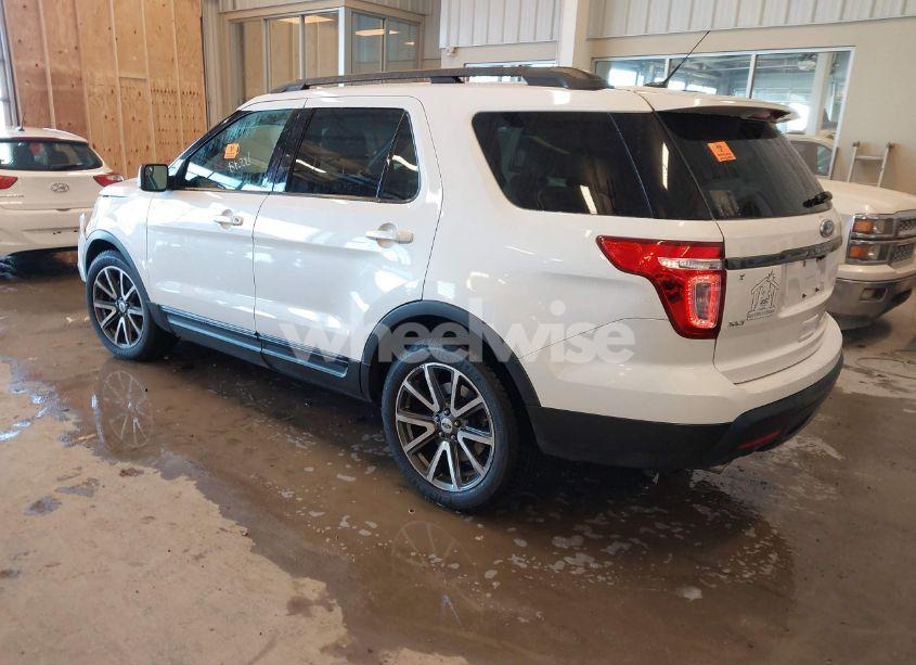 Photo 3 of 2015 Ford Explorer XLT (VIN 1FM5K7D89FGC05157)