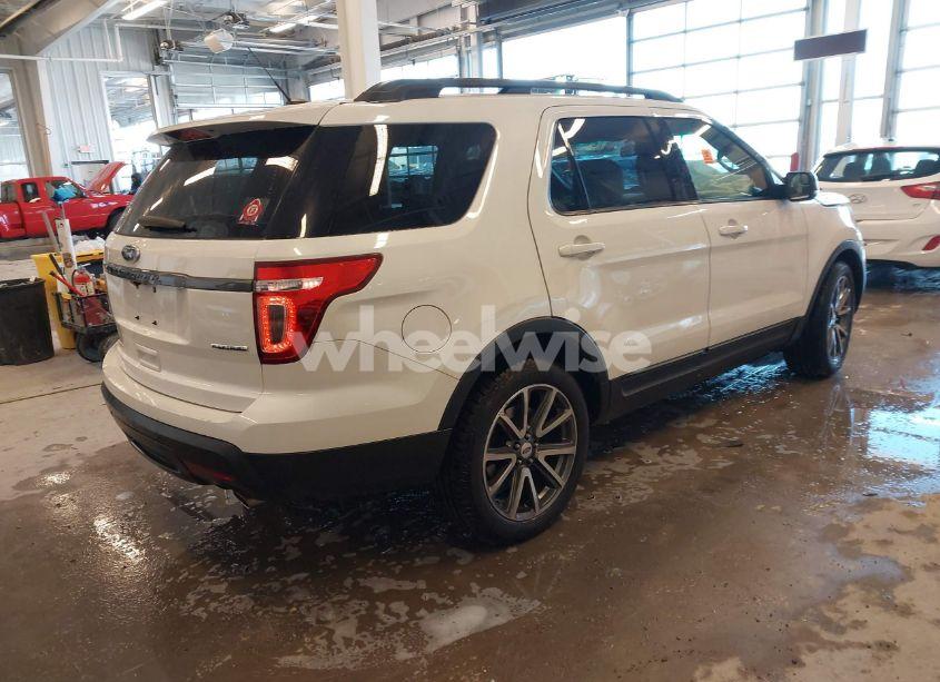 Photo 4 of 2015 Ford Explorer XLT (VIN 1FM5K7D89FGC05157)