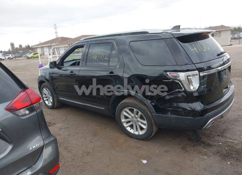 Photo 3 of 2016 Ford Explorer XLT (VIN 1FM5K7D89GGA29289)