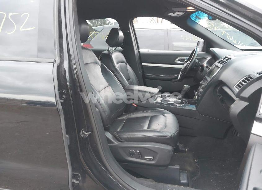 Photo 5 of 2016 Ford Explorer XLT (VIN 1FM5K7D89GGA29289)