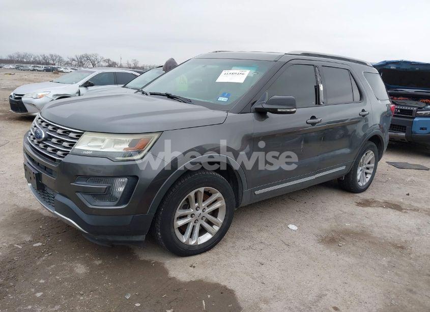 Photo 2 of 2016 Ford Explorer XLT (VIN 1FM5K7D89GGA47548)
