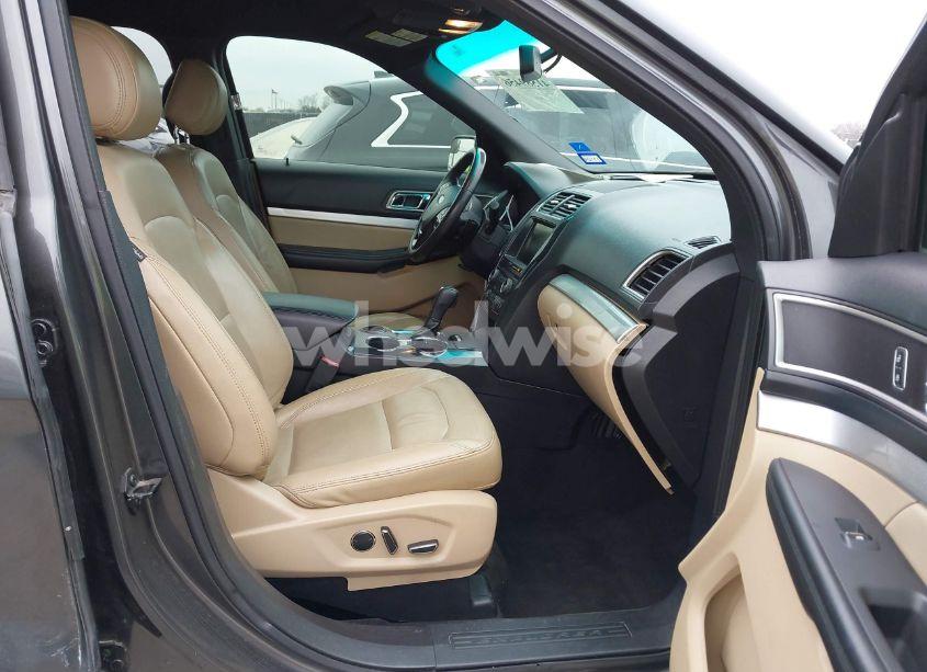 Photo 5 of 2016 Ford Explorer XLT (VIN 1FM5K7D89GGA47548)