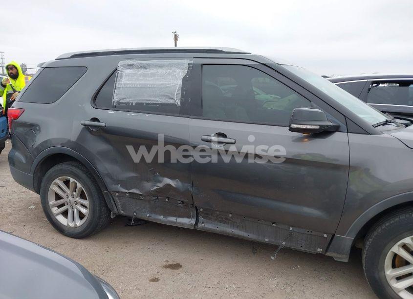 Photo 6 of 2016 Ford Explorer XLT (VIN 1FM5K7D89GGA47548)