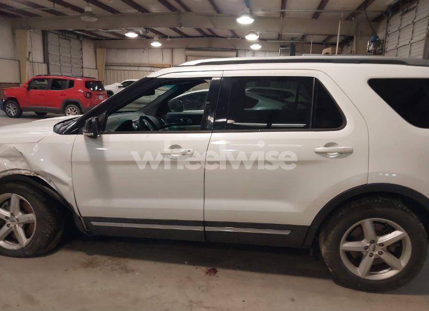 Photo 14 of 2016 Ford Explorer XLT (VIN 1FM5K7D89GGA93414)