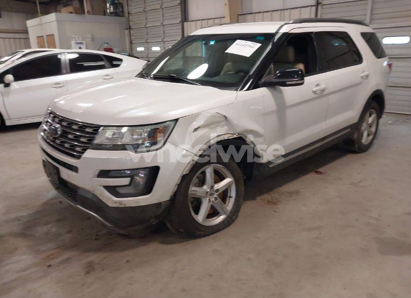 Photo 2 of 2016 Ford Explorer XLT (VIN 1FM5K7D89GGA93414)
