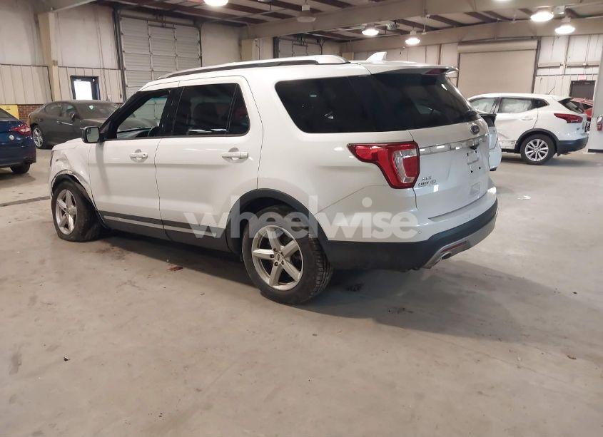 Photo 3 of 2016 Ford Explorer XLT (VIN 1FM5K7D89GGA93414)
