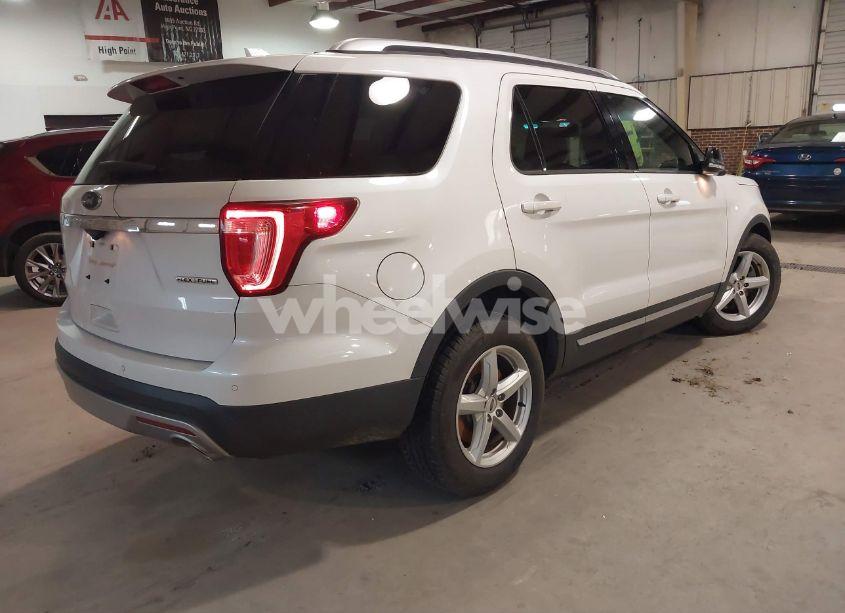 Photo 4 of 2016 Ford Explorer XLT (VIN 1FM5K7D89GGA93414)