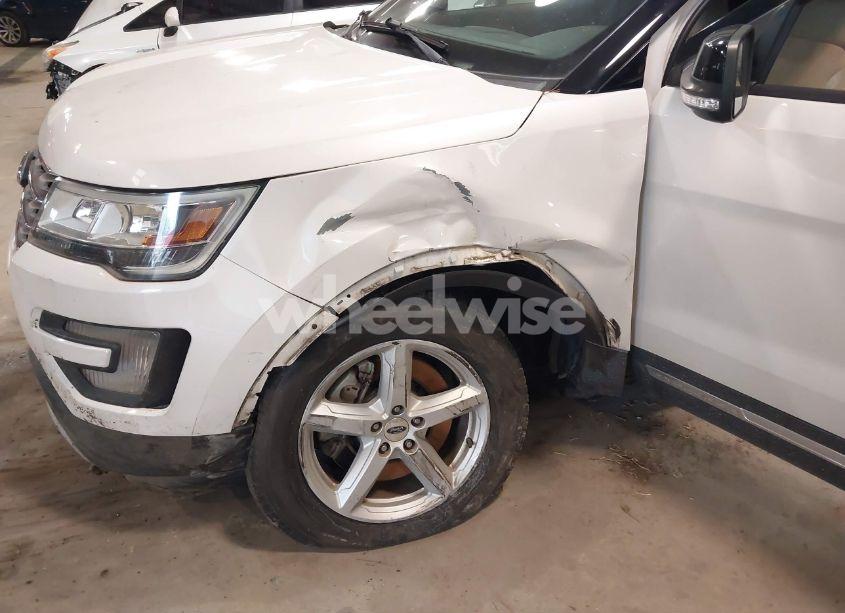 Photo 6 of 2016 Ford Explorer XLT (VIN 1FM5K7D89GGA93414)