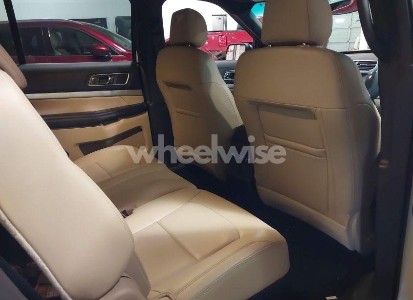 Photo 8 of 2016 Ford Explorer XLT (VIN 1FM5K7D89GGA93414)