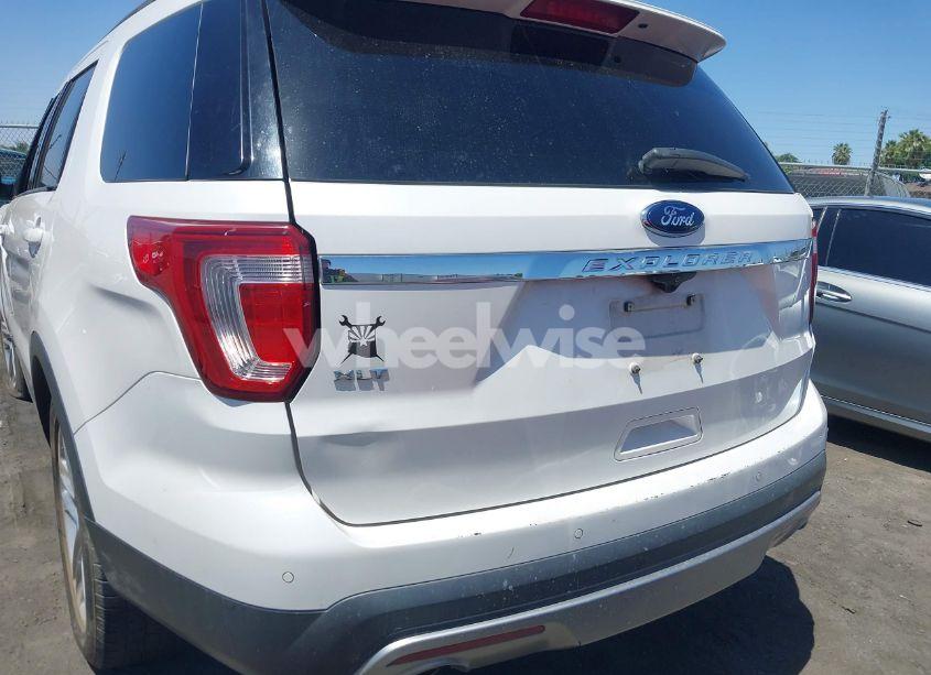 Photo 20 of 2016 Ford Explorer XLT (VIN 1FM5K7D89GGB72792)