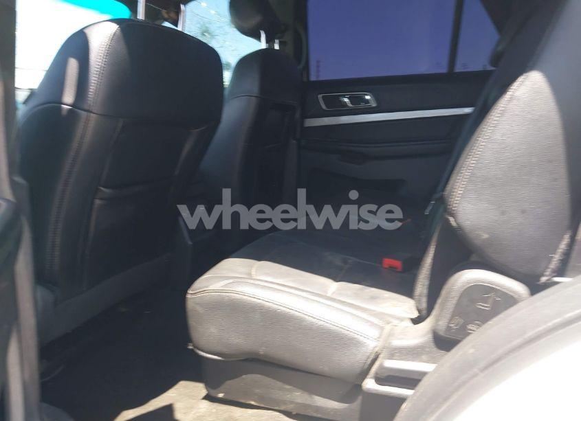 Photo 8 of 2016 Ford Explorer XLT (VIN 1FM5K7D89GGB72792)