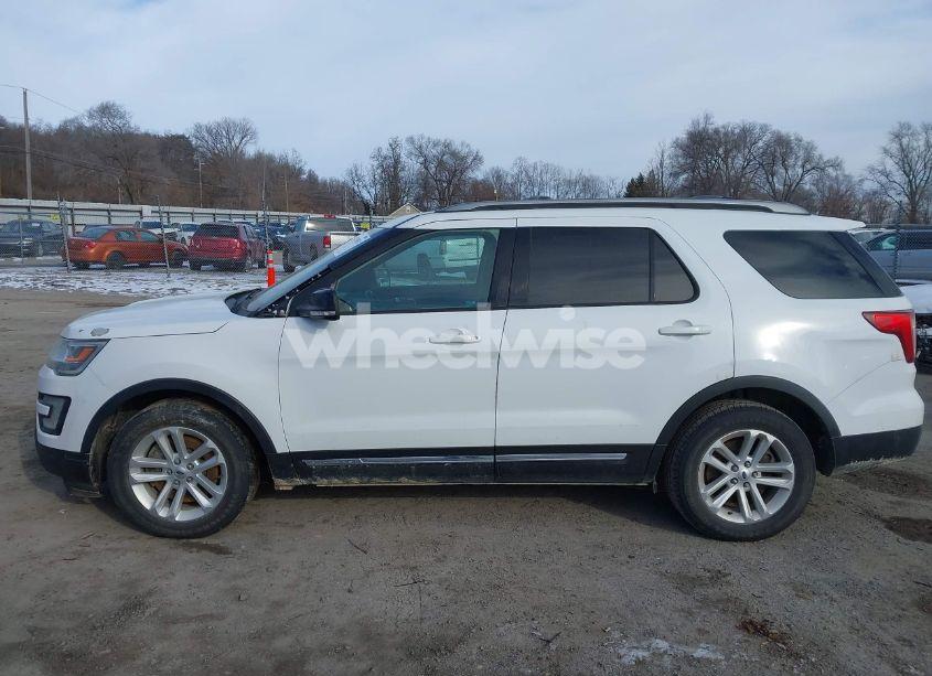 Photo 14 of 2016 Ford Explorer XLT (VIN 1FM5K7D89GGC55350)