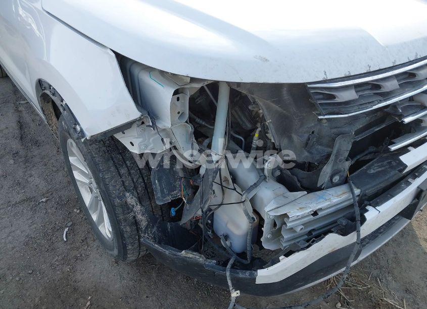 Photo 6 of 2016 Ford Explorer XLT (VIN 1FM5K7D89GGC55350)