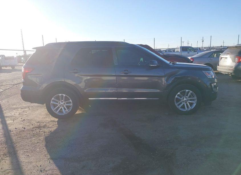 Photo 13 of 2017 Ford Explorer XLT (VIN 1FM5K7D89HGA68711)