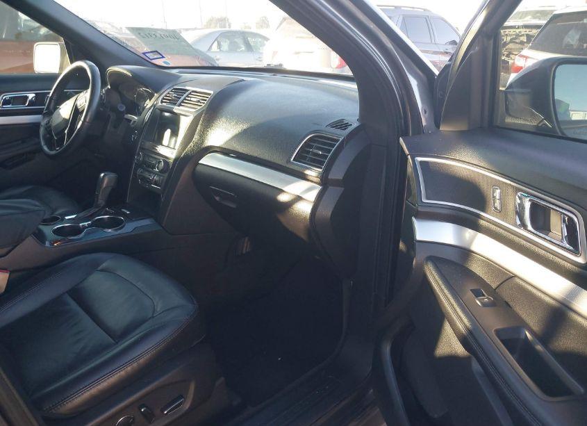 Photo 5 of 2017 Ford Explorer XLT (VIN 1FM5K7D89HGA68711)