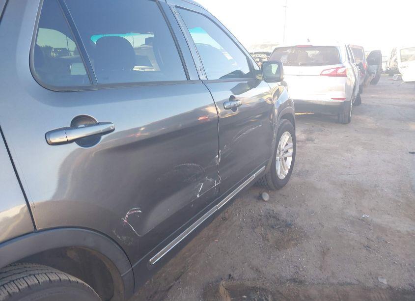 Photo 6 of 2017 Ford Explorer XLT (VIN 1FM5K7D89HGA68711)