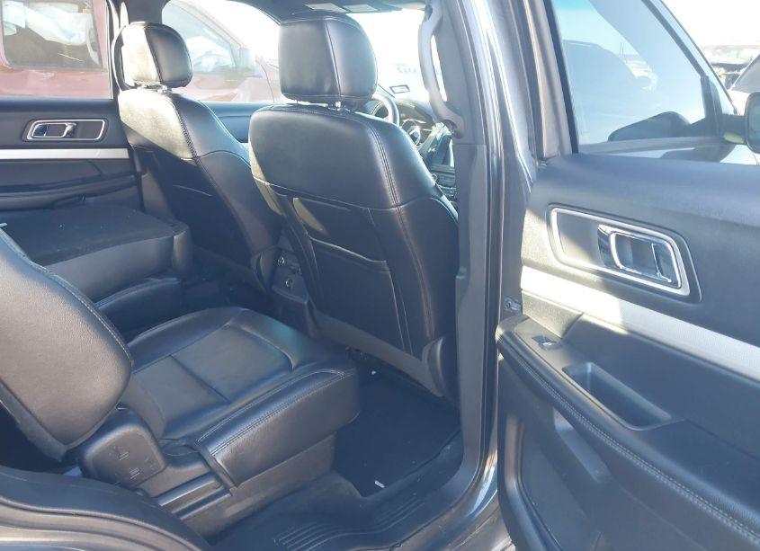 Photo 8 of 2017 Ford Explorer XLT (VIN 1FM5K7D89HGA68711)
