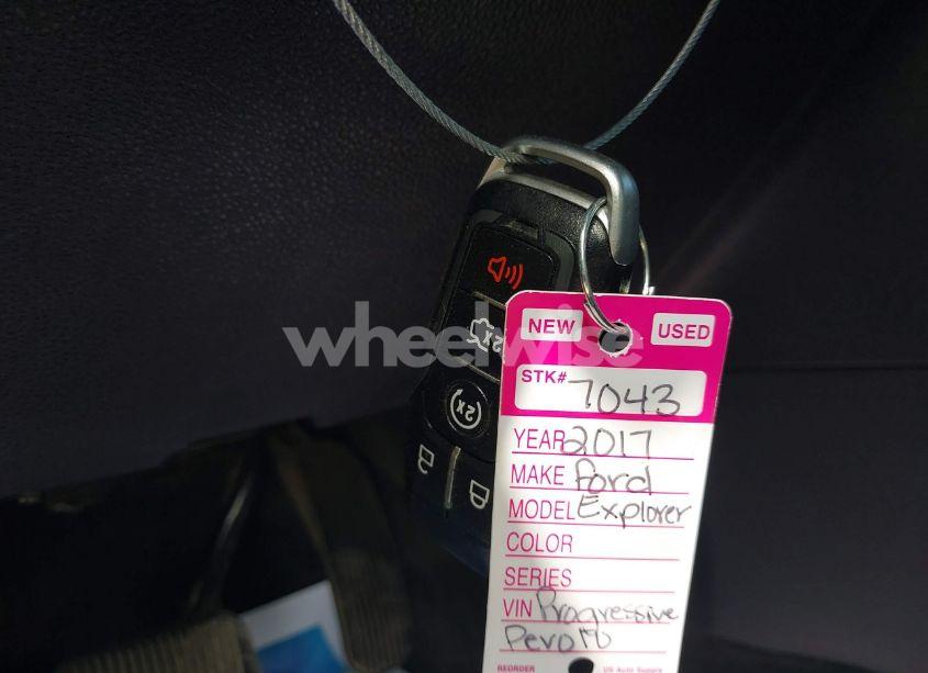 Photo 11 of 2017 Ford Explorer XLT (VIN 1FM5K7D89HGB14070)