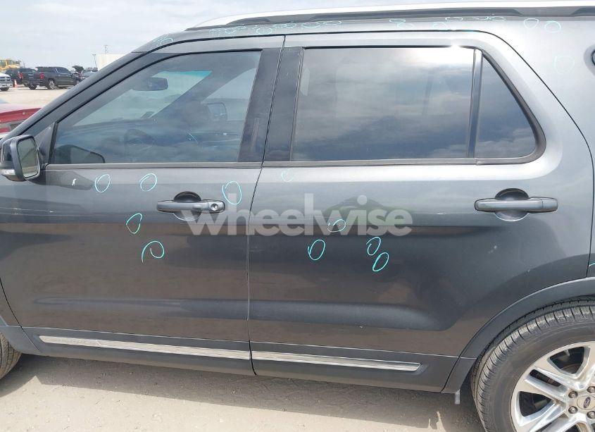 Photo 14 of 2017 Ford Explorer XLT (VIN 1FM5K7D89HGB14070)