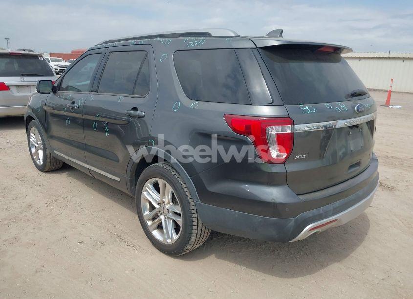 Photo 3 of 2017 Ford Explorer XLT (VIN 1FM5K7D89HGB14070)