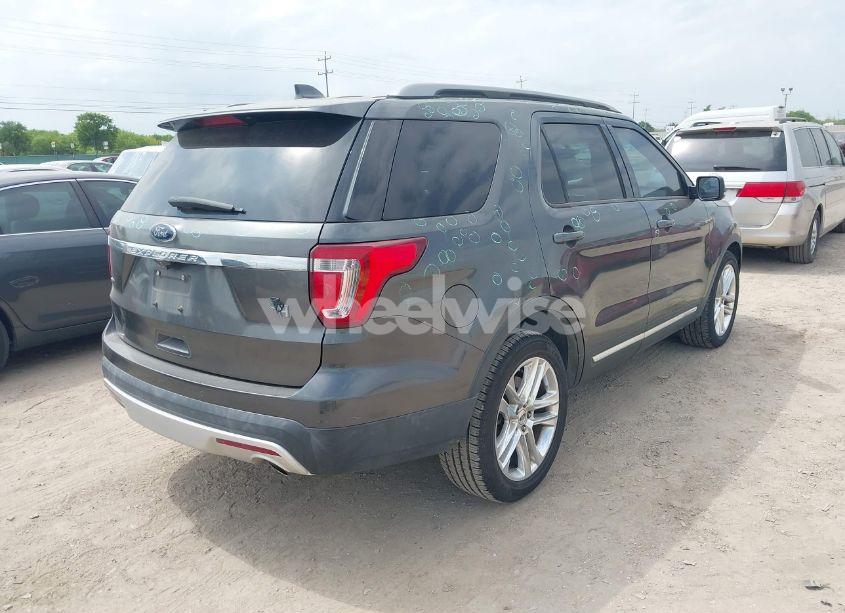 Photo 4 of 2017 Ford Explorer XLT (VIN 1FM5K7D89HGB14070)