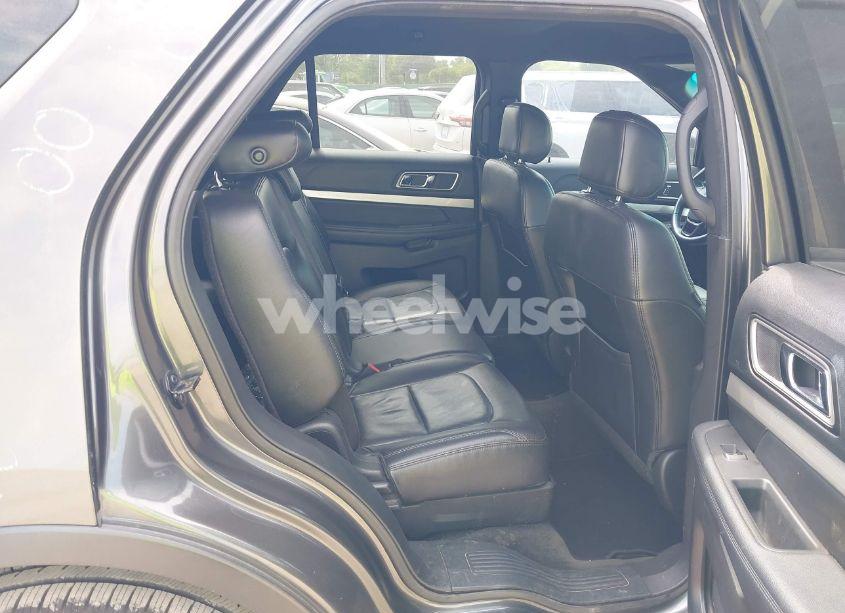 Photo 8 of 2017 Ford Explorer XLT (VIN 1FM5K7D89HGB14070)