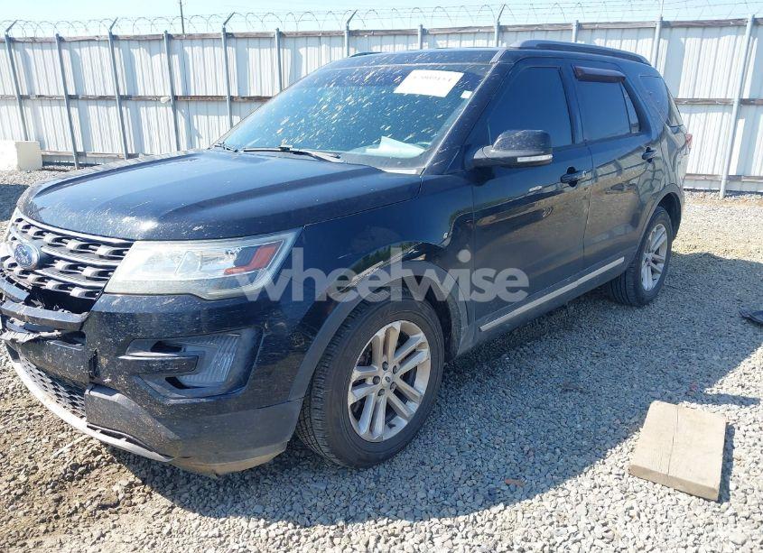 Photo 2 of 2017 Ford Explorer XLT (VIN 1FM5K7D89HGB71482)