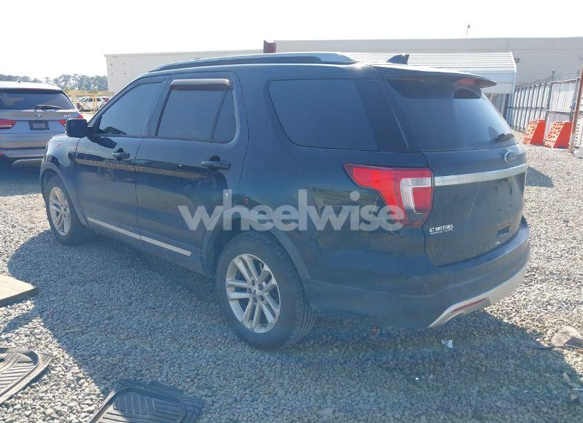 Photo 3 of 2017 Ford Explorer XLT (VIN 1FM5K7D89HGB71482)