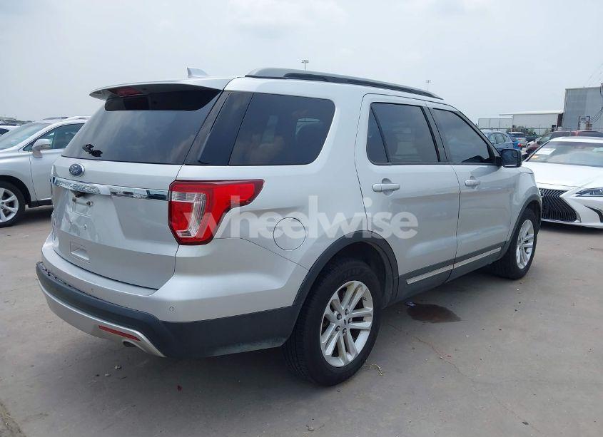 Photo 4 of 2017 Ford Explorer XLT (VIN 1FM5K7D89HGB79520)