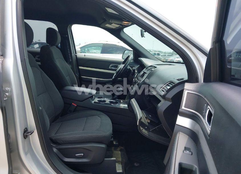 Photo 5 of 2017 Ford Explorer XLT (VIN 1FM5K7D89HGB79520)